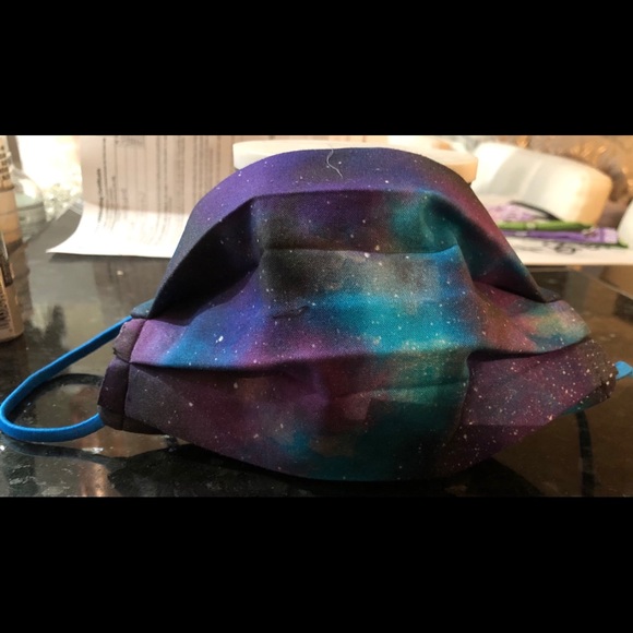 Women’s Face Mask - Picture 7 of 9